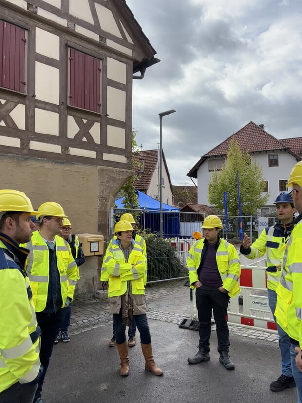 Bürgermeister Albrecht Dautel besichtigte mit einigen Gemeinderäten vergangene Woche die NETZbaustelle der Zukunft in Hohenstein.